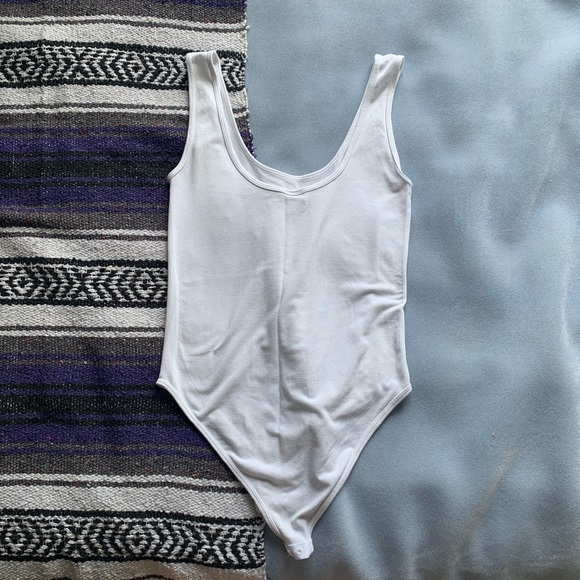 Scoop tank bodysuit✨ - Picture 4 of 5